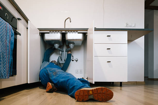 Professional Plumbing technician working in Hudson, TX